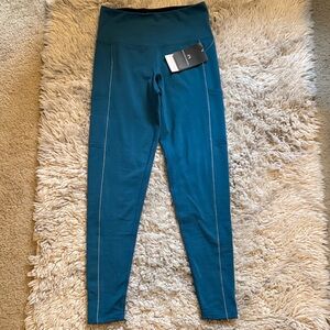 NWT Snow Angel Chami Flatter Tight